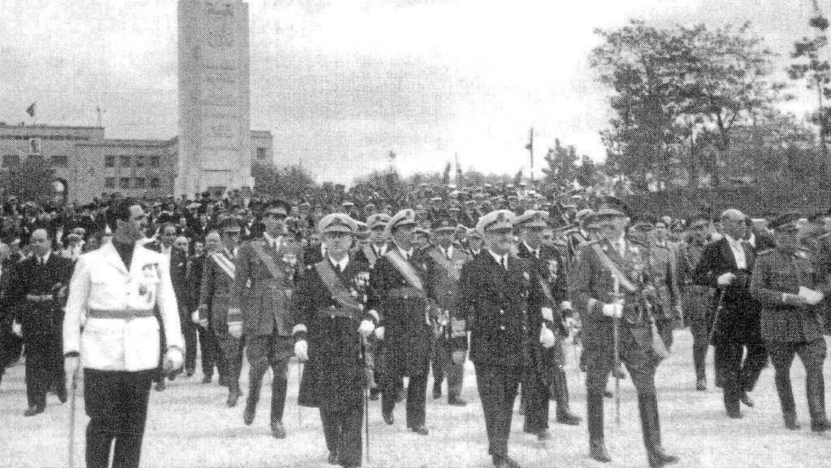 Franco, durante la inauguración del monumento en Palma de Mallorca.