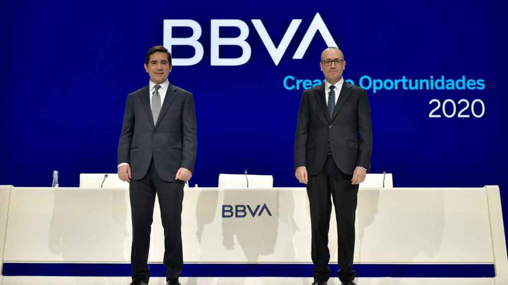 Carlos Torres, presidente de BBVA, y Onur Genç, CEO de la entidad.