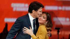 El primer ministro de Canadá, Justin Trudeau, junto a su mujer.
