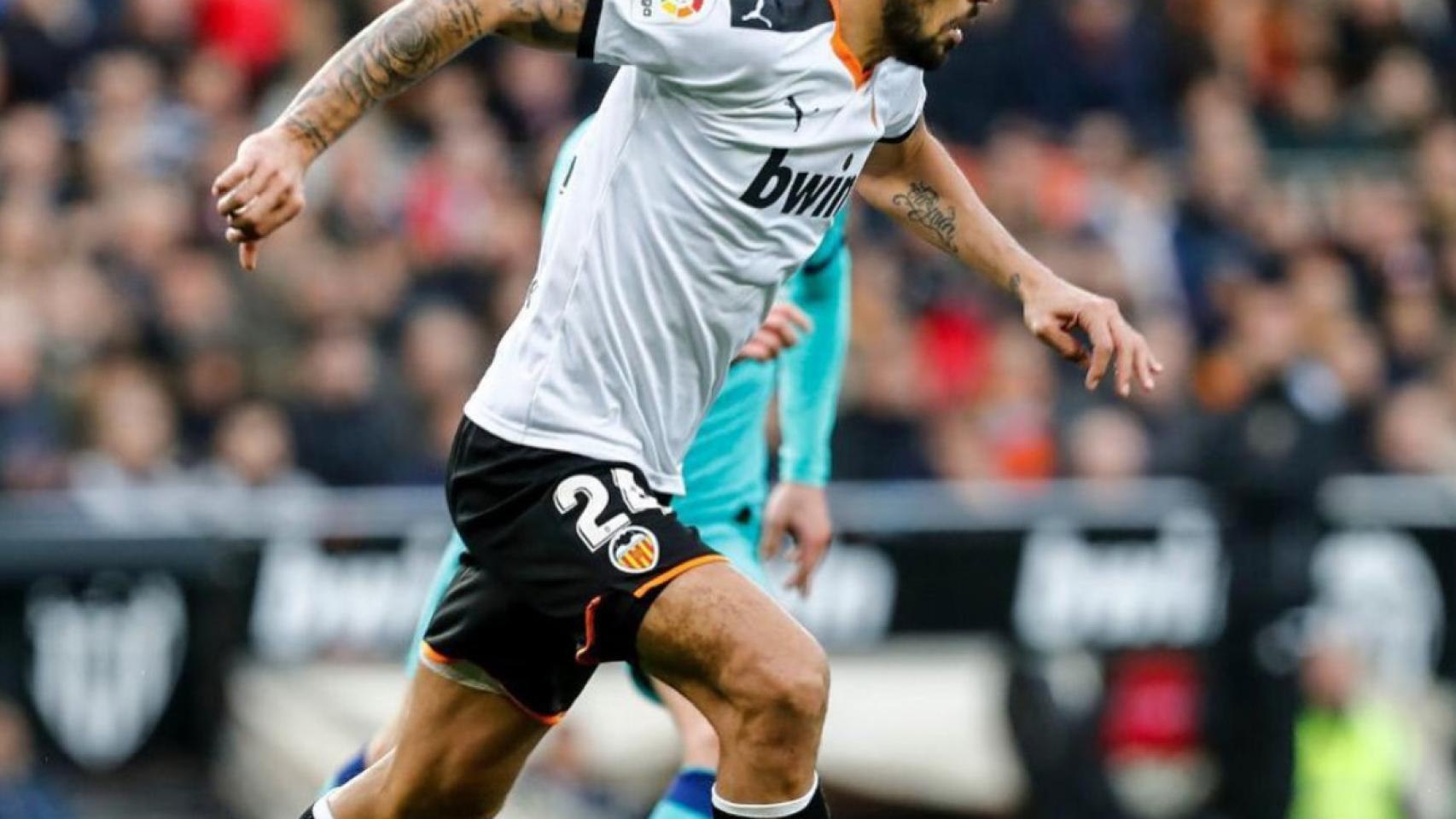 Ezequiel Garay, jugador del Valencia, durante un partido