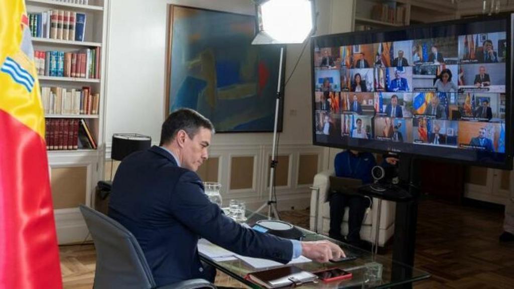 Pedro Sánchez, durante su conferencia con los presidentes autonómicos.