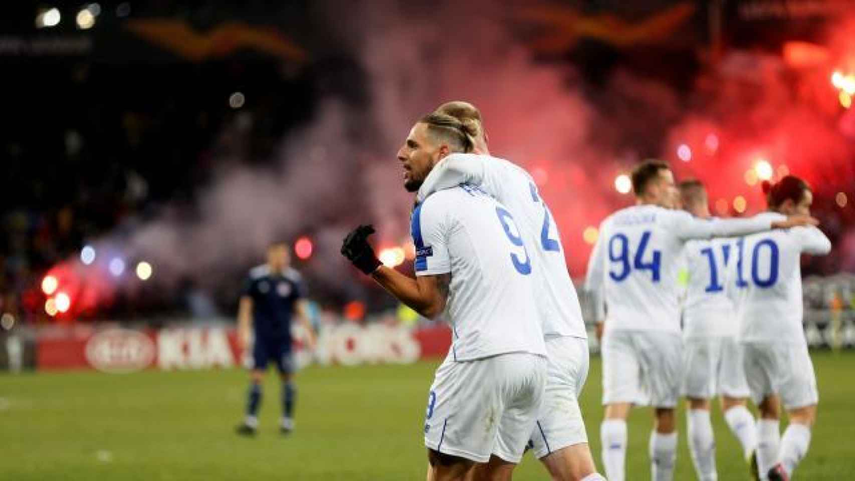 Fran Sol celebra un gol en la Europa League con el Dinamo de Kiev
