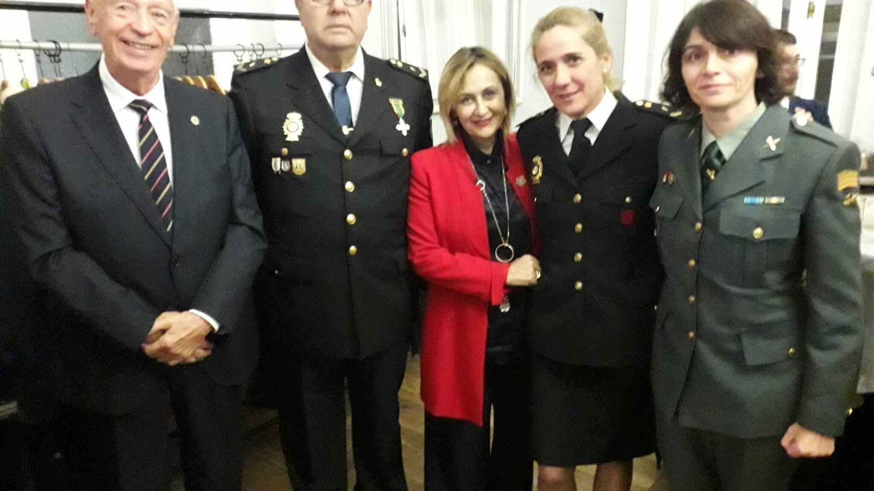 Rafael López Heredia y Laura, presidentes y vicepresidentes de la AJPN respectivamente; y Lucía, presidenta de RAGCE.