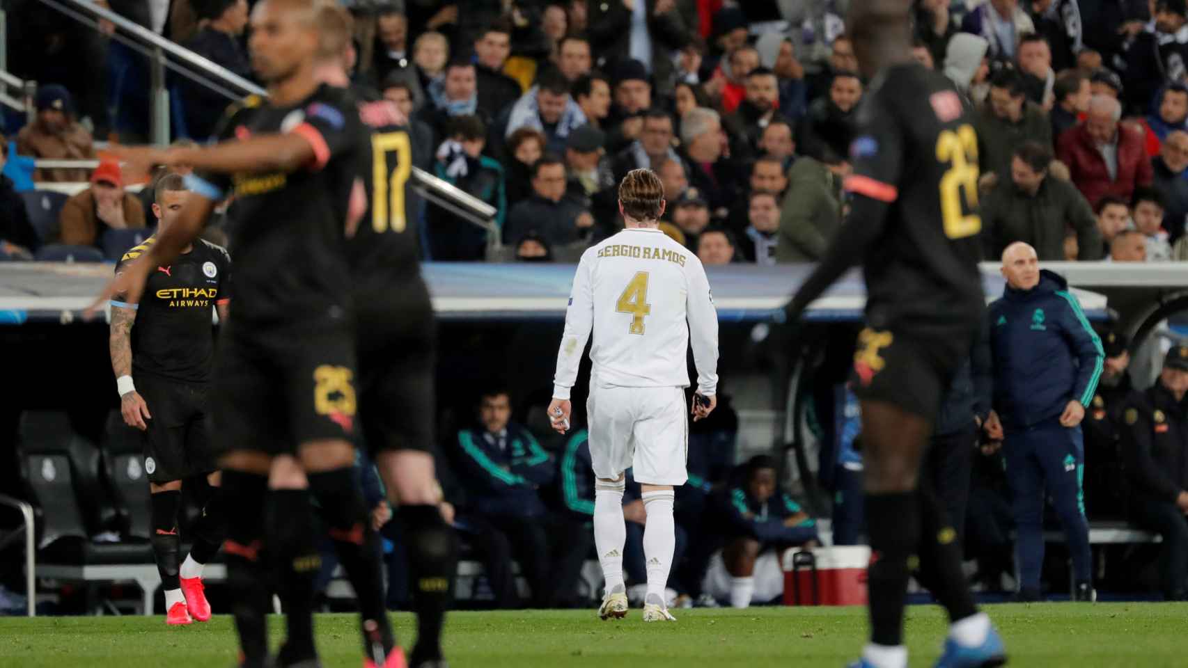 Sergio Ramos se va expulsado contra el Manchester City