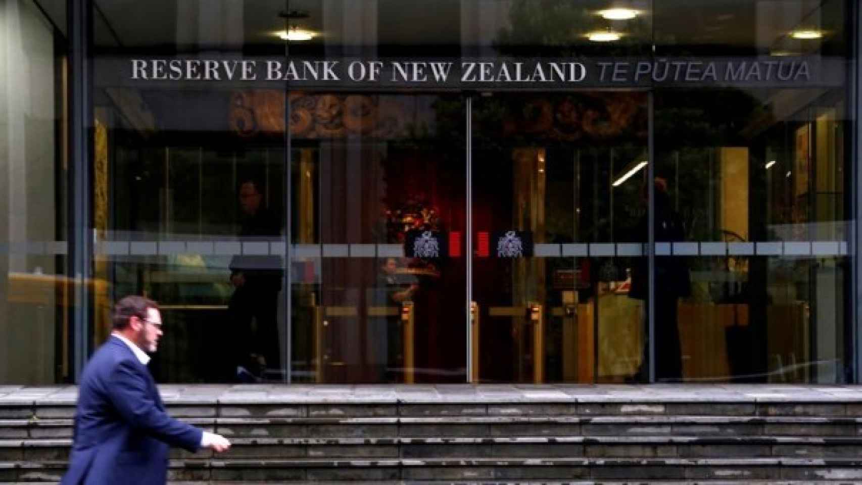 Entrada del Banco de Nueva Zelanda.
