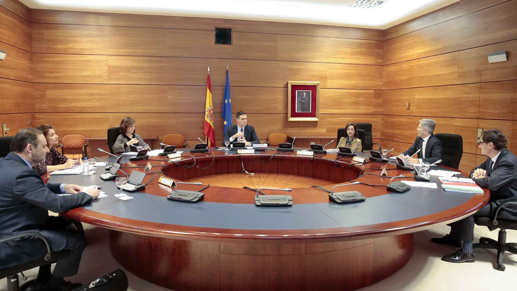 El Consejo de Ministros por videoconferencia, salvo Robles, Marlaska, Ábalos, Illa, Montero y Calvo.
