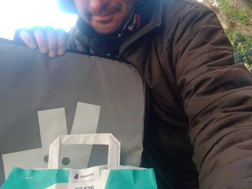 Camilo Barrios, rider de Deliveroo.