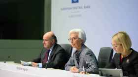 La presidenta del BCE, Christine Lagarde, junto al vicepresidente Luis de Guindos.