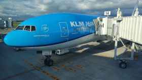 Fotografía de este miércoles de un avión de KLM que aterrizó en Quito.