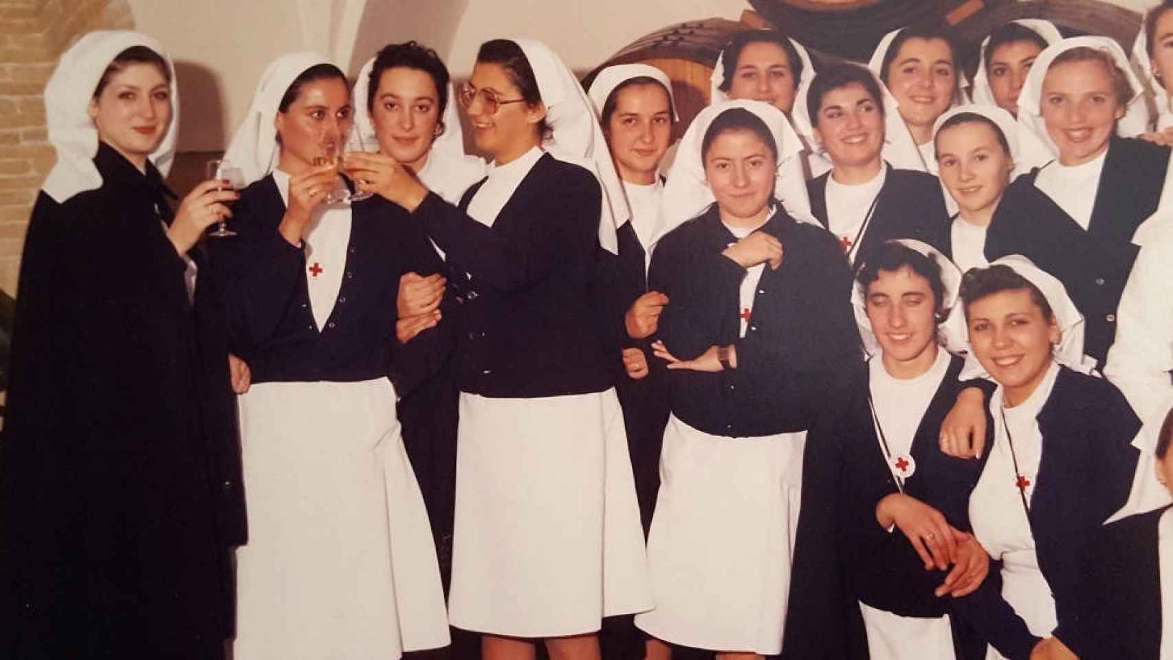 Foto del primer grupo de auxiliares de enfermería que se formaron en Trebujena, en 1983.