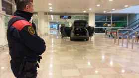 Dos personas detenidas al acceder con un vehículo a la T1 del aeropuerto El Prat (Barcelona)