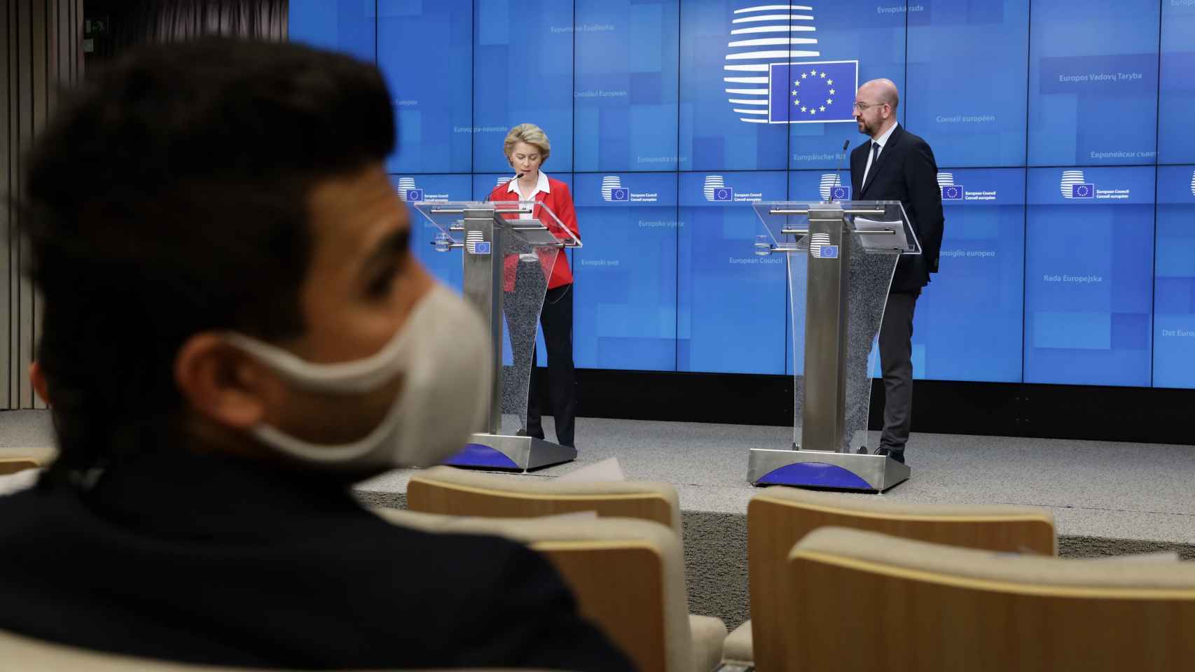 Ursula von der Leyen y Charles Michel, en rueda de prensa tras la última eurocumbre.
