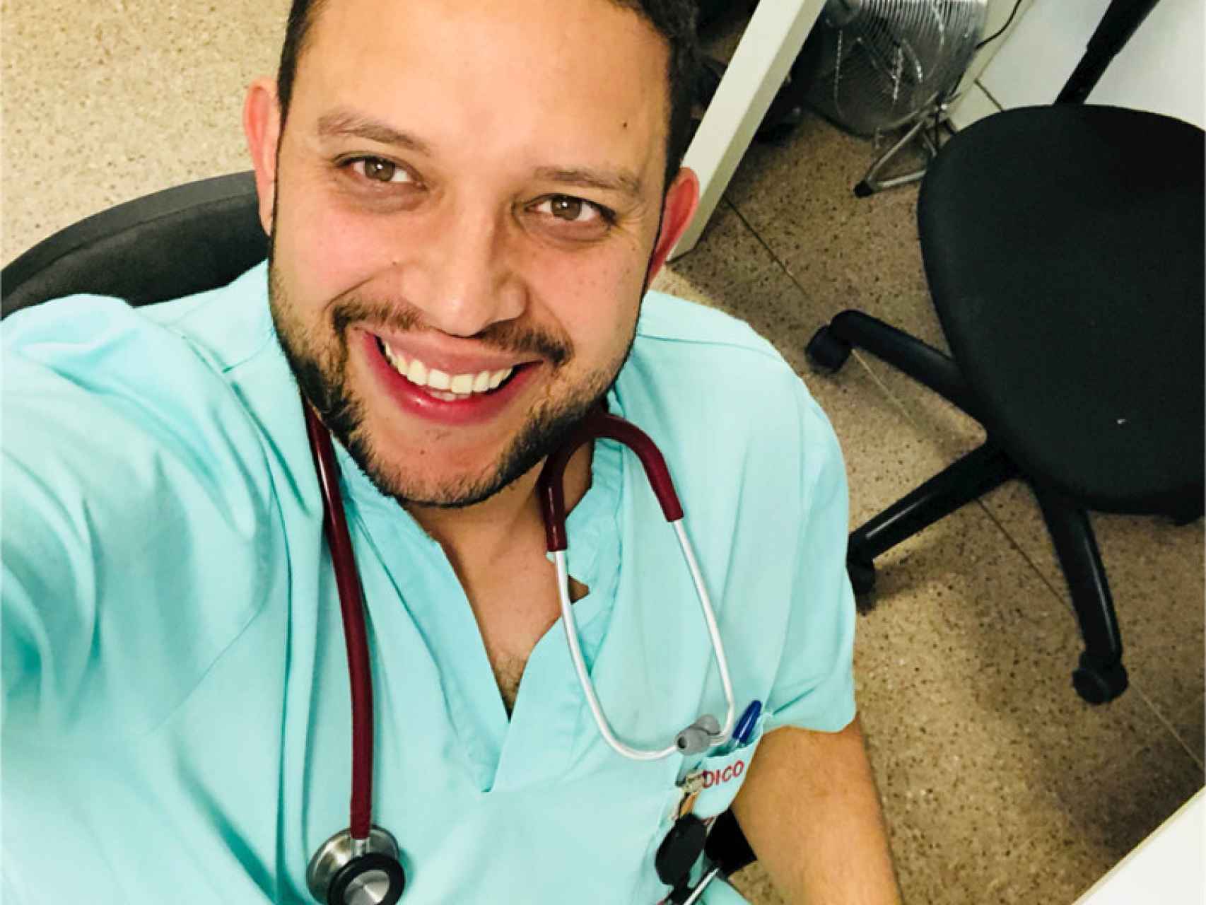 Julio Armas está especializado en Medicina de Familia.