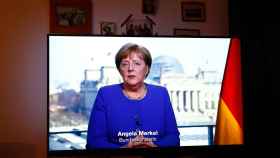 Angela Merkel durante su mensaje televisado a la nación.