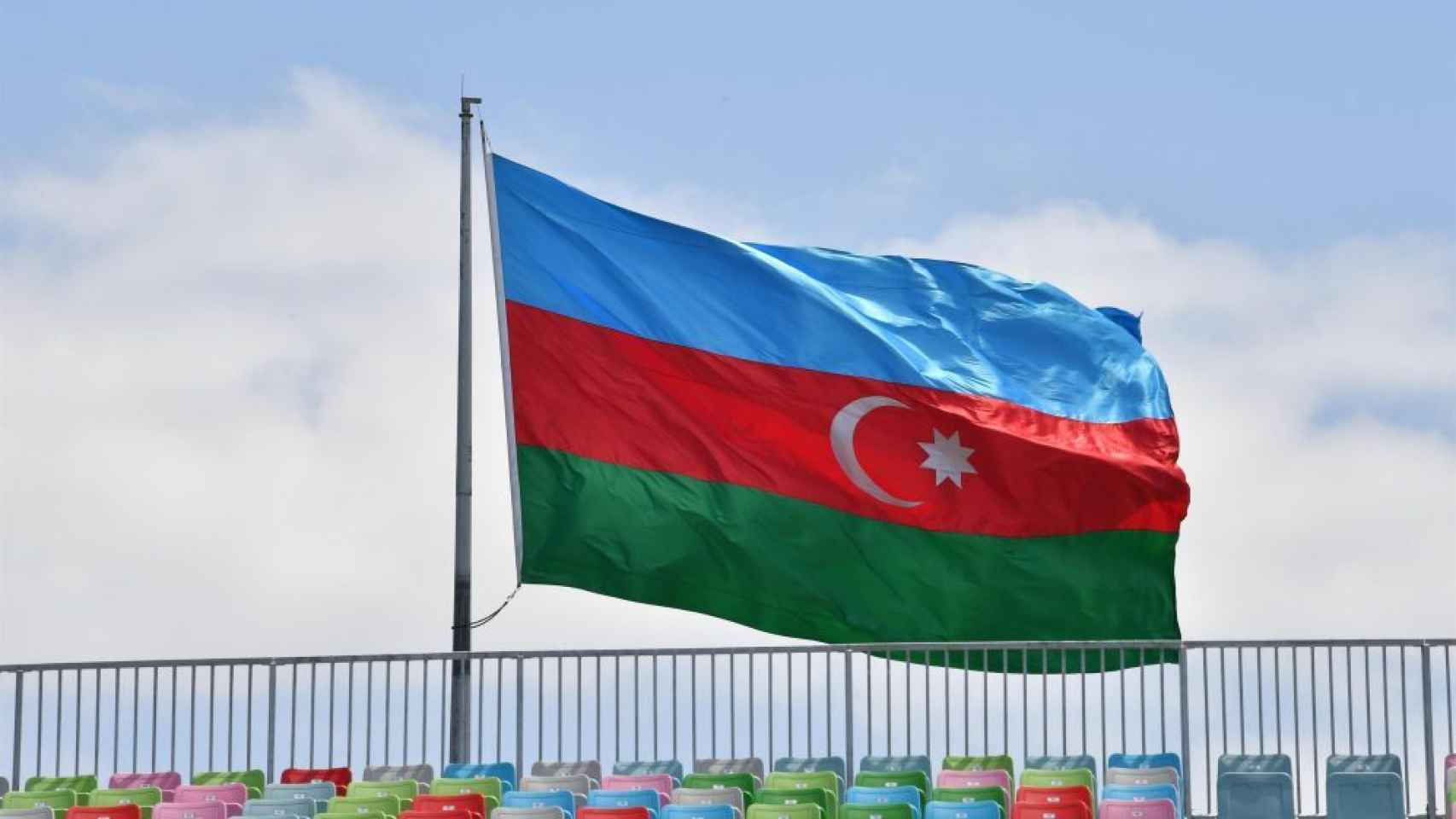 La bandera de Azerbaijan en el circuito de Fórmula 1