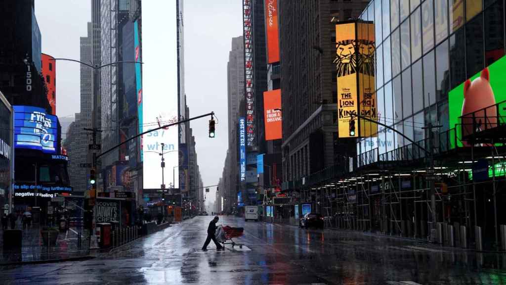 Times Square en Nueva York, vacío por la cuarentena decretada por Andrew Cuomo