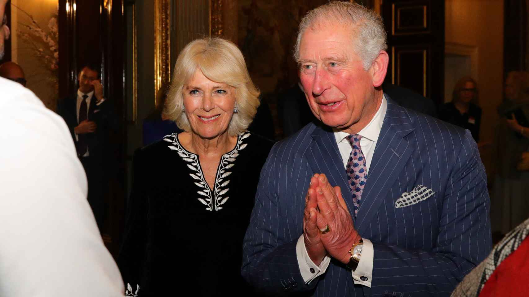 El príncipe Carlos ha asegurado que él y la duquesa piensan en todos los que han perdido a alguien cercano por el coronavirus.