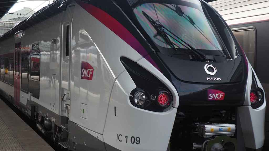 Tren de la compañía ferroviaria pública francesa SNCF.