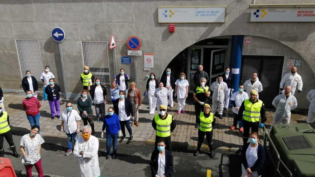 Los efectivos militares, en el centro de salud de Tamaraceite (Las Palmas)