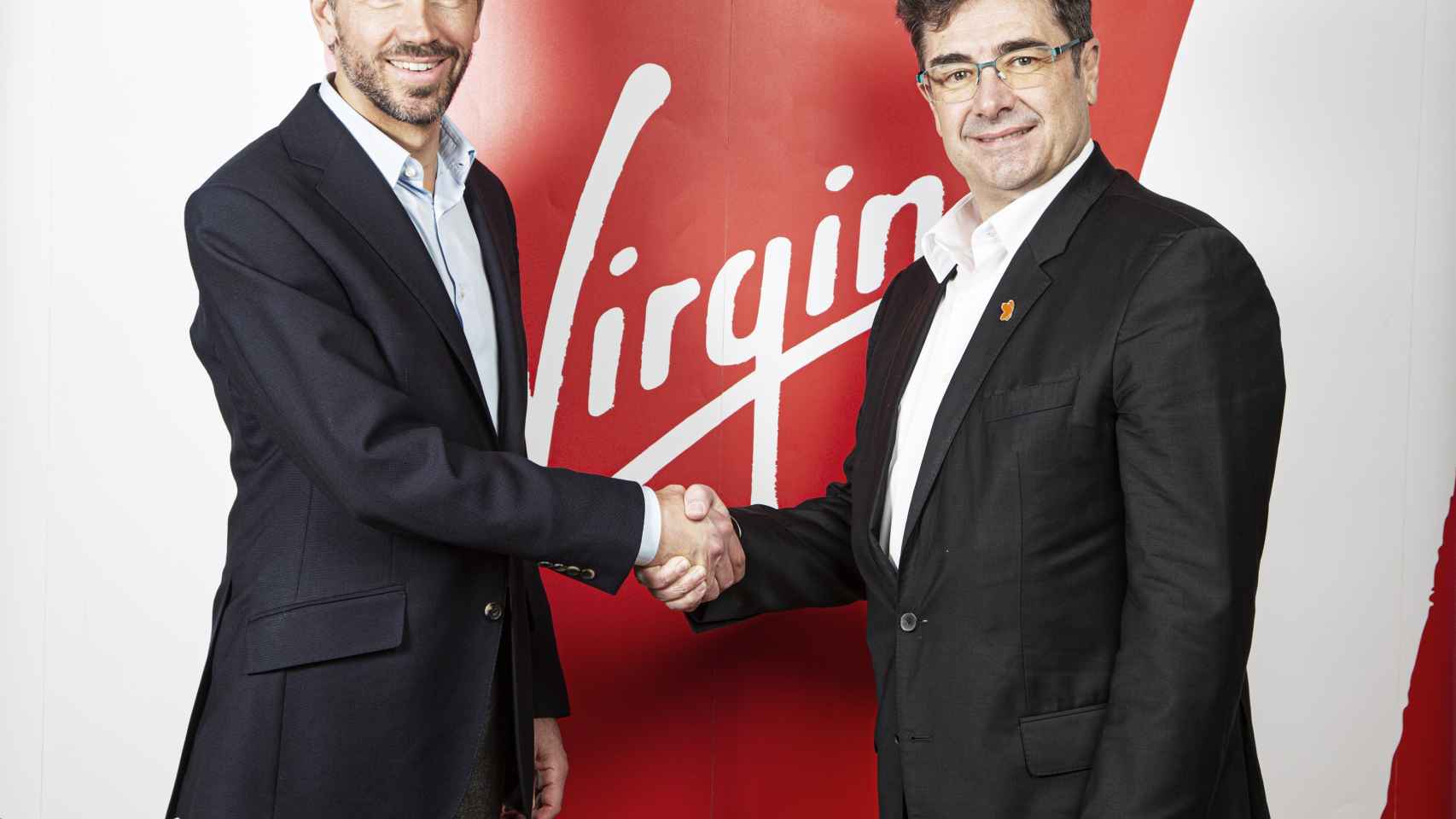 Josh Bayliss, CEO del Grupo Virgin, y José Miguel García, CEO del Grupo Euskaltel.