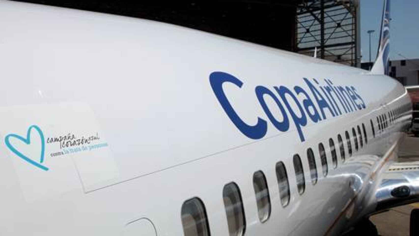 Uno de los aviones de Copa Airlines con el logo de 'Corazón Azul'.