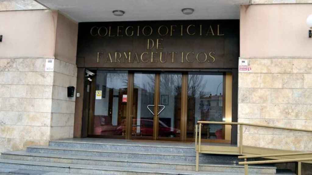 Fachada del Colegio Oficial de Farmacéuticos de Ciudad Real.
