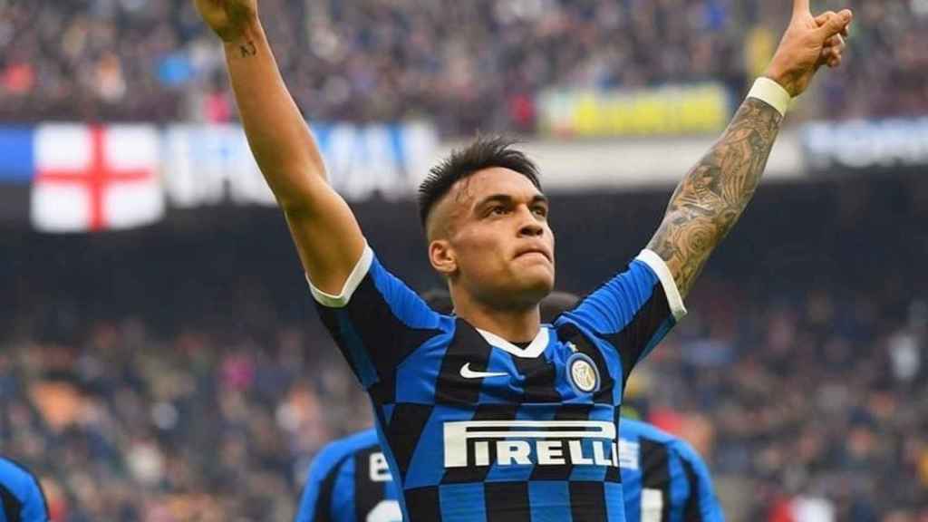Lautaro Martínez celebra un gol con la camiseta del Inter de Milán