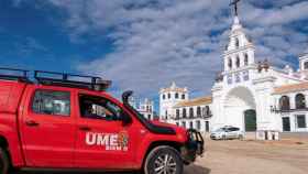 La UME se desplaza a la aldea del Rocío, en Almonte.