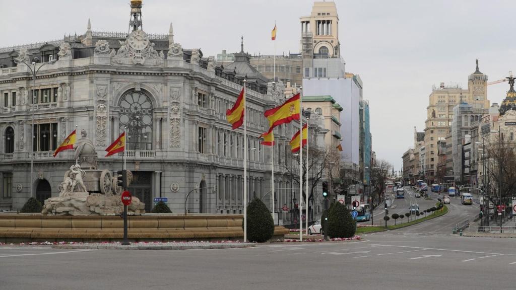 Plaza Cibeles durante el confinamiento