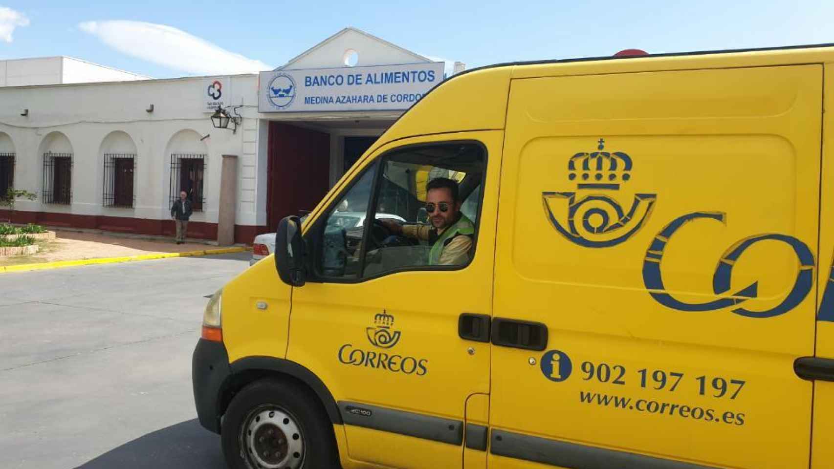 Correos transporta producto de primera necesidad al Banco de Alimentos, Córdoba.