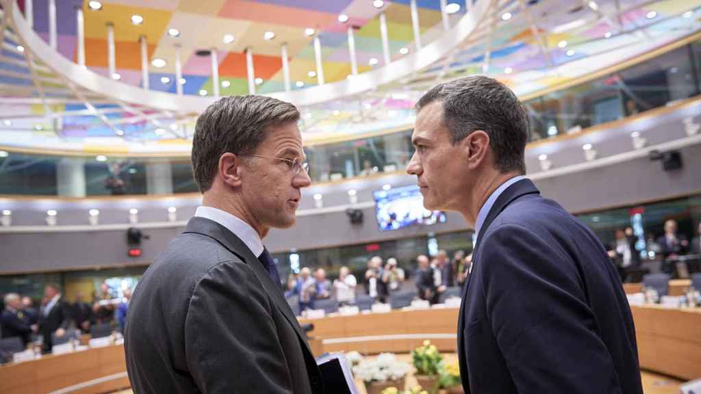 Mark Rutte y Pedro Sánchez, durante una cumbre de la Unión Europea.