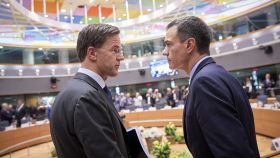 Mark Rutte y Pedro Sánchez, durante una cumbre de la Unión Europea