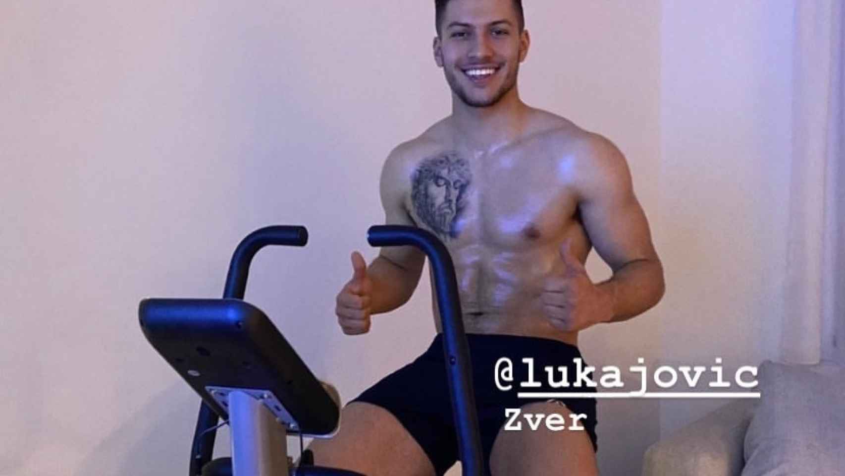 Luka Jovic posa tras terminar su entrenamiento