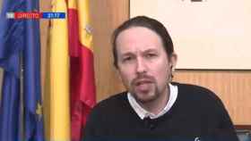 Pablo Iglesias, entrevistado en TVE desde su despacho en el Ministerio.