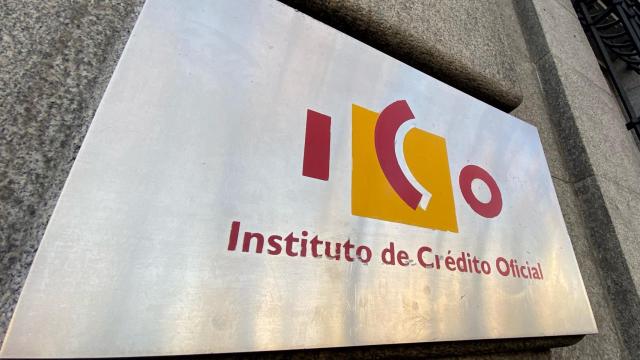 Placa en la sede del Instituto del Crédito Oficial (ICO).