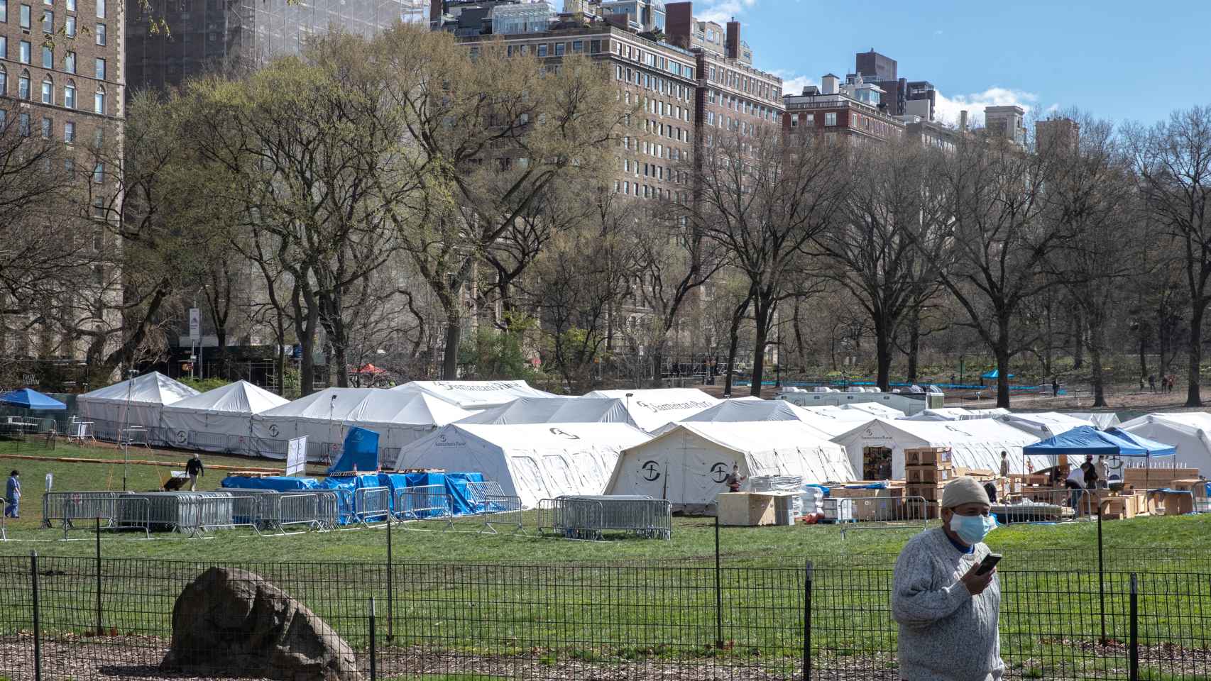 Un hospital de emergencia instalado en Central Park.