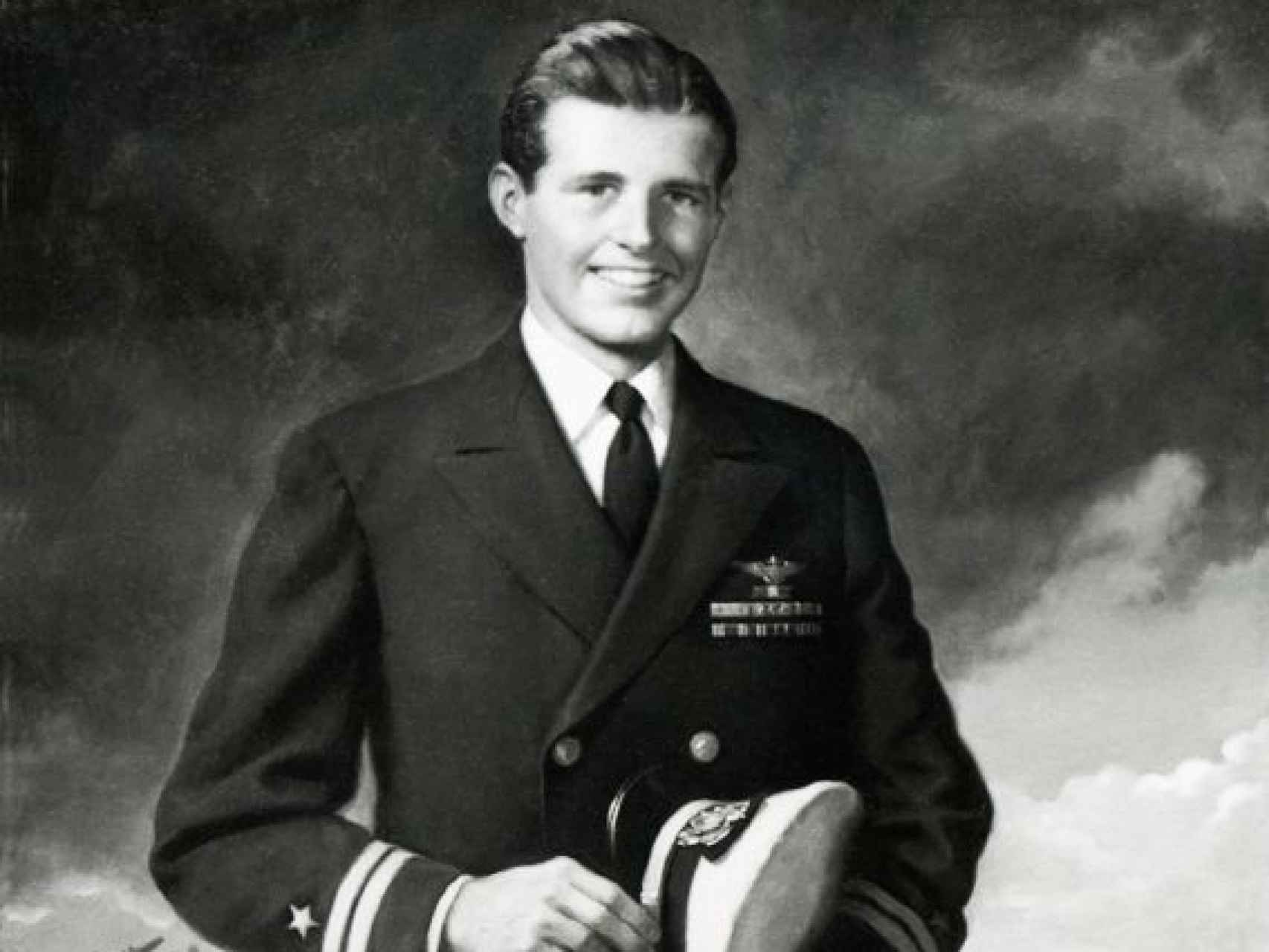 Joseph Patrick Kennedy era aviador naval y piloto de bombarderos con base en tierra en la Segunda Guerra Mundial.
