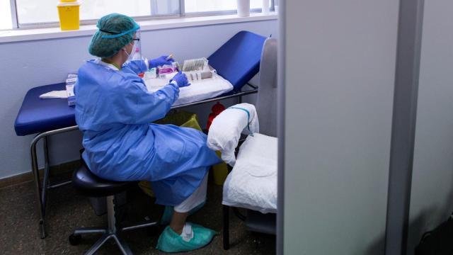 Laboratorio de análisis de muestras.