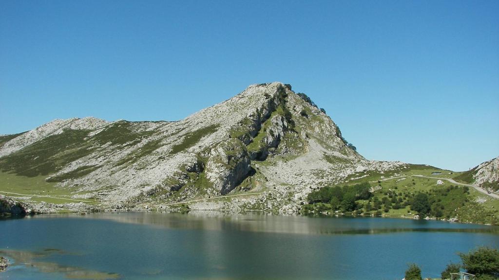 Los Lagos Mas Sorprendentes De Espana