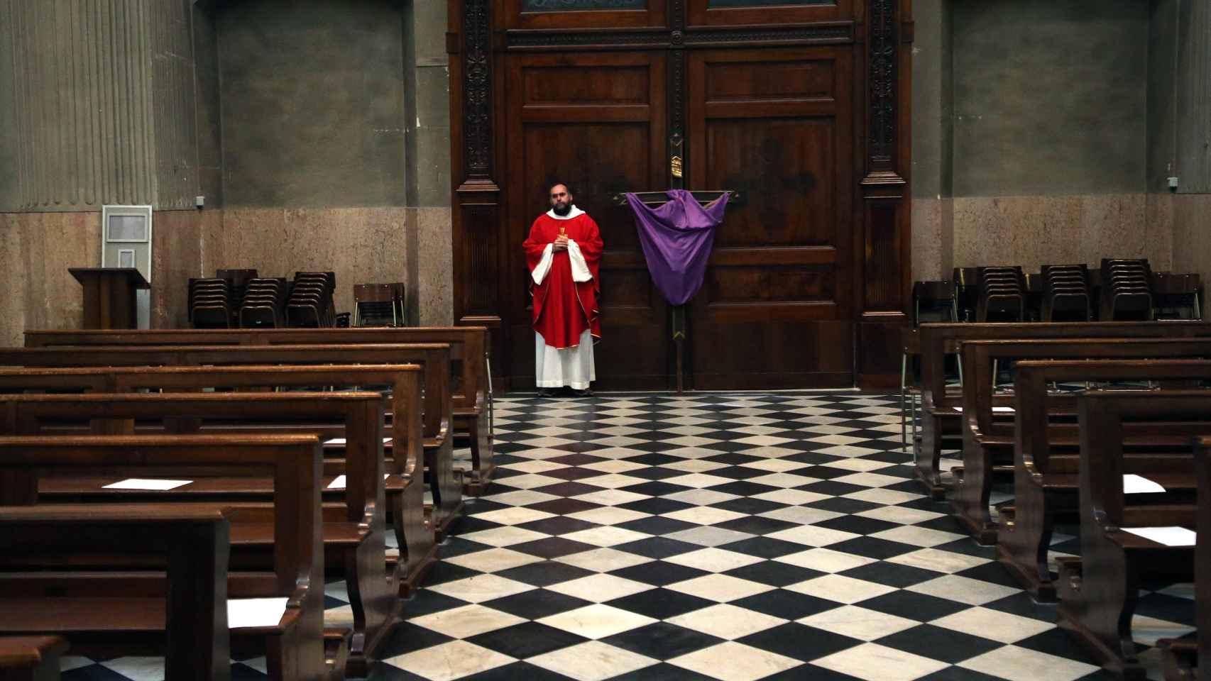 Una misa a puerta cerrada en Italia