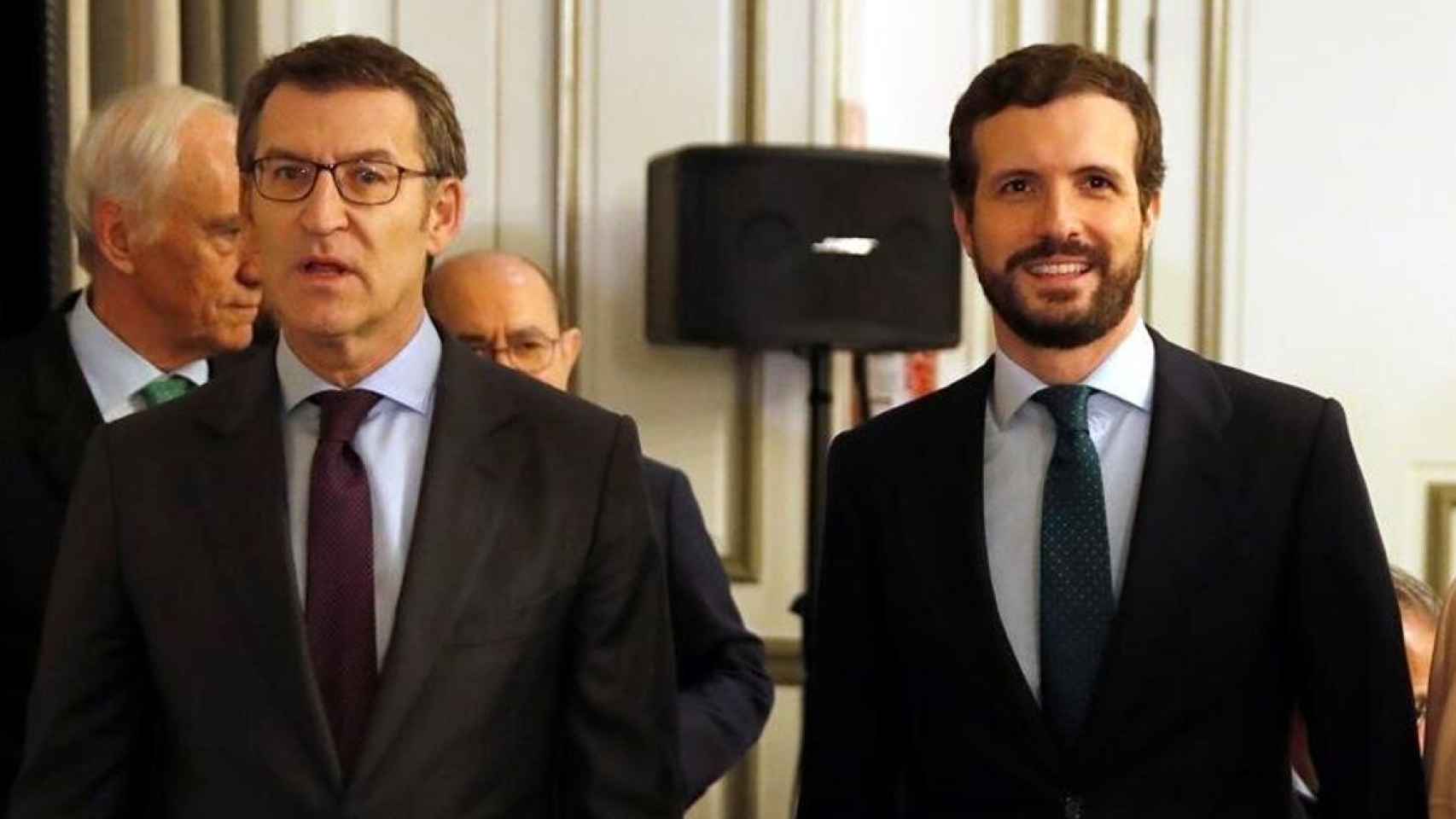 El presidente del PP, Pablo Casado, con el presidente de Galicia, Alberto Núñez-Feijóo, en imagen de archivo.
