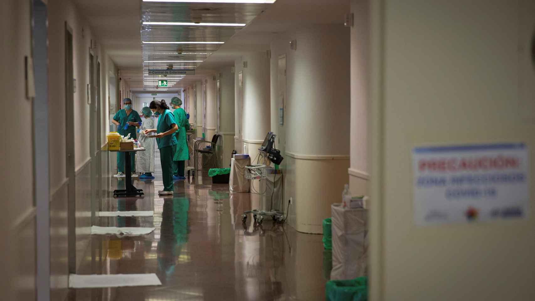 Pasillos de un hospital en La Rioja en plena batalla contra el coronavirus.