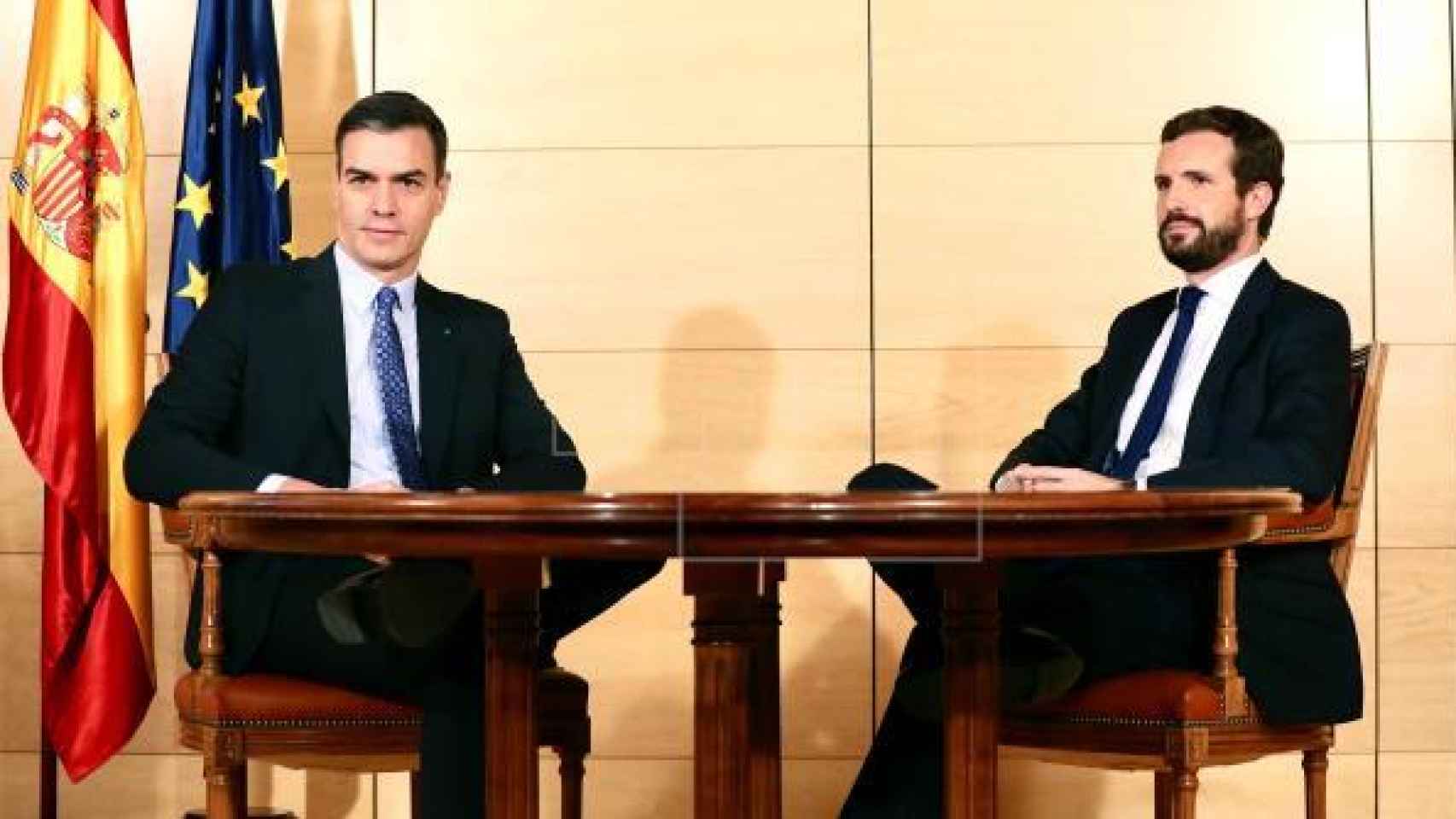 El presidente del Gobierno, Pedro Sánchez, con Pablo Casado en una imagen de archivo.