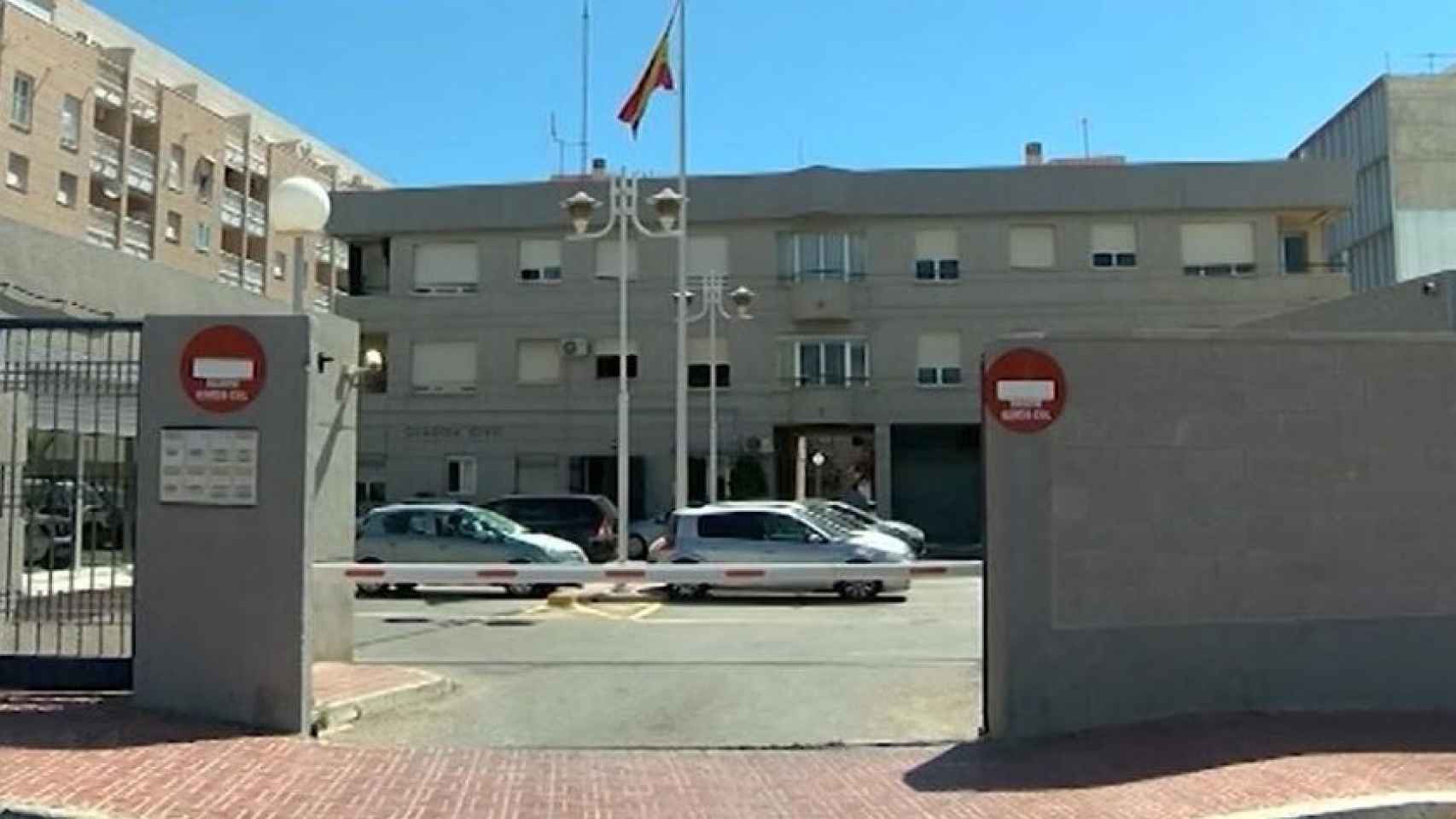 Las dependencias de la Guardia Civil en Torrevieja.