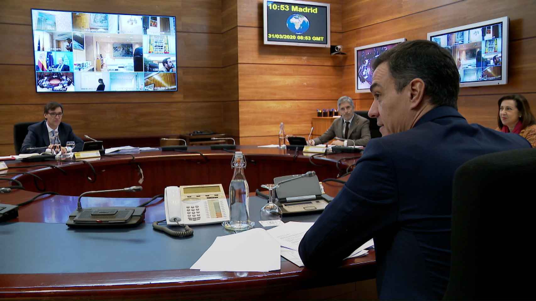 El presidente del Gobierno, Pedro Sánchez, presidiendo un Consejo de Ministros telemático.
