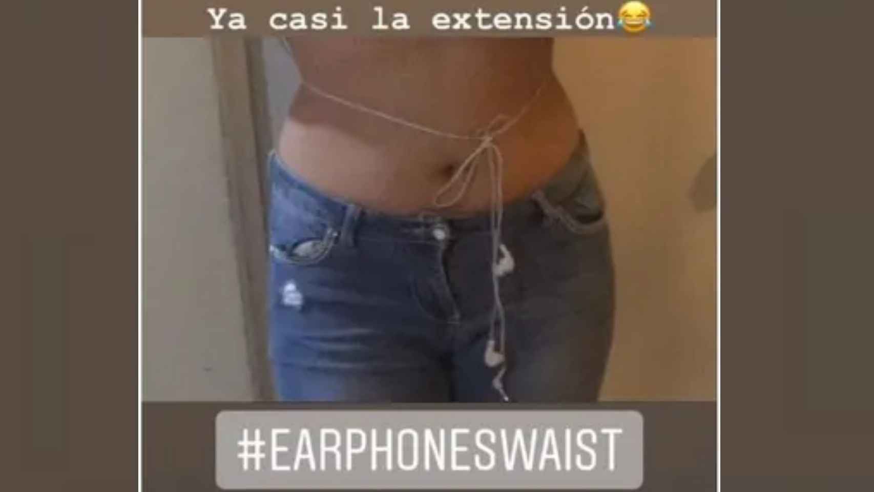 El 'earphonewaist', un reto viral de rodear la cintura con unos auriculares. Instagram.