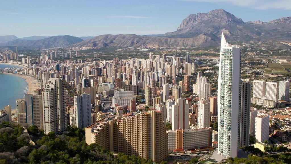 Un Benidorm Turistico Fantasmal Los Hoteles Piden Ayuda Para Abrir Antes De Febrero De 2021