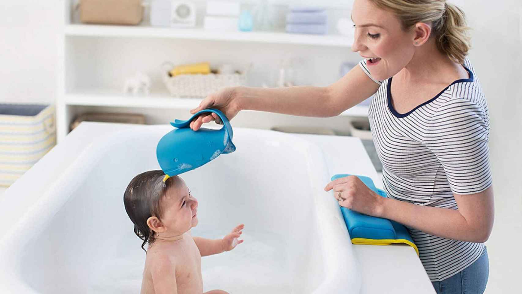 La hora del baño del bebé: accesorios prácticos para la bañera.
