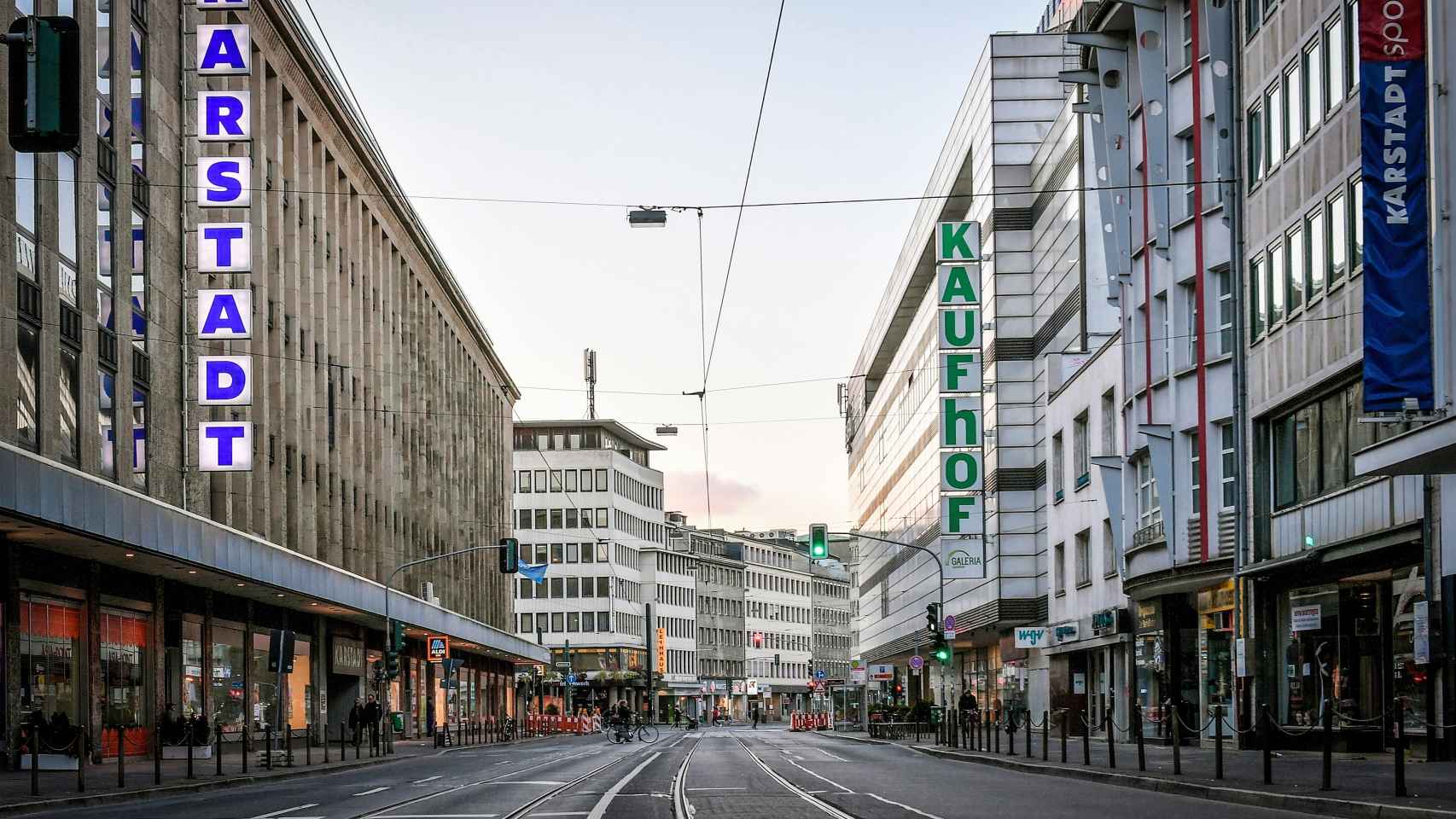 Una calle del centro de Berlín, completamente vacía