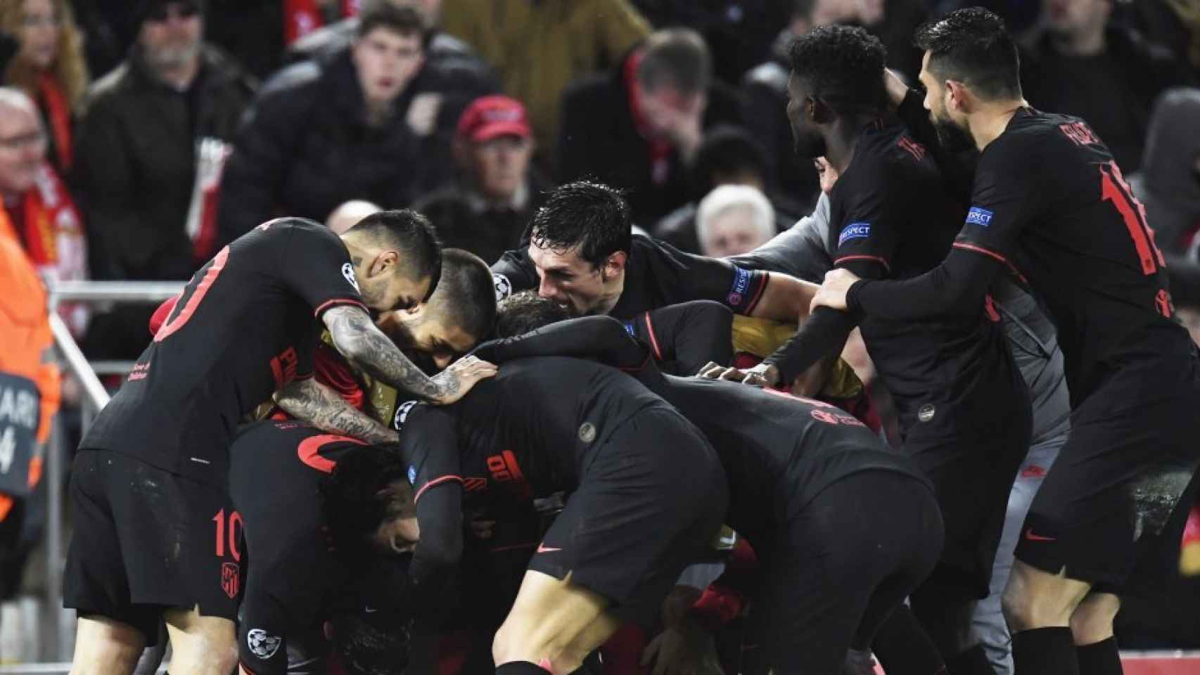 Jugadores del Atlético de Madrid celebran el pase a los cuartos de la Champions de este año tras eliminar al Liverpool.